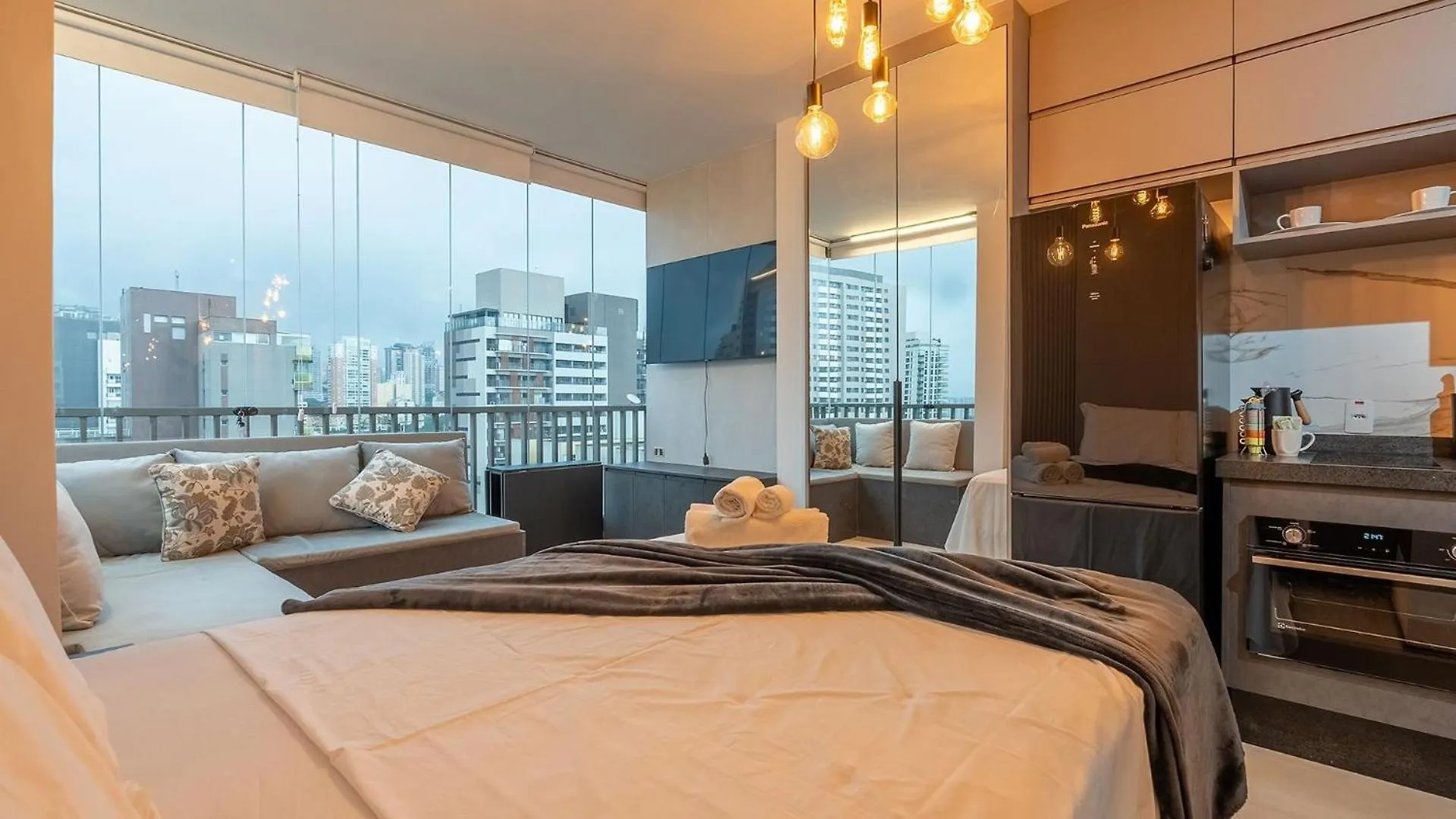 Studios Novissimos Com Piscina No Rooftop E Vista Para O Allianz Parque Sao Paulo